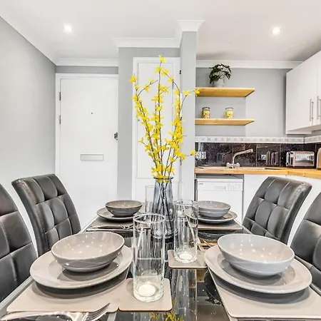 Luxstay Earls Court Apartment - Sleeps Up To 7 London Exterior photo