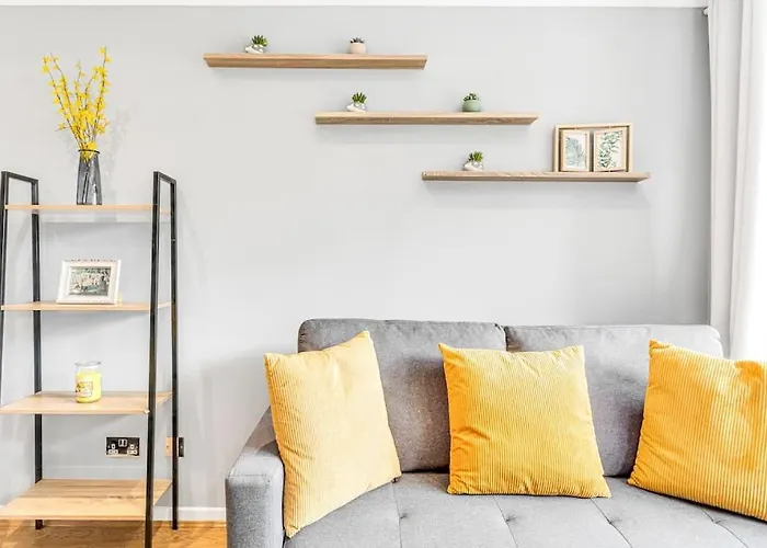 Luxstay Earls Court Apartment - Sleeps Up To 7